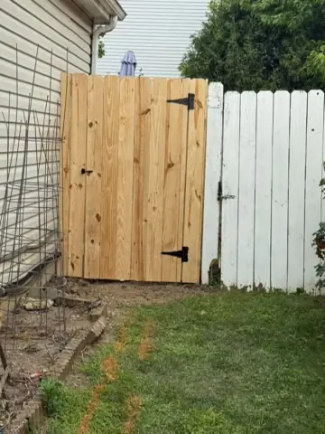 Wood Privacy Fencing